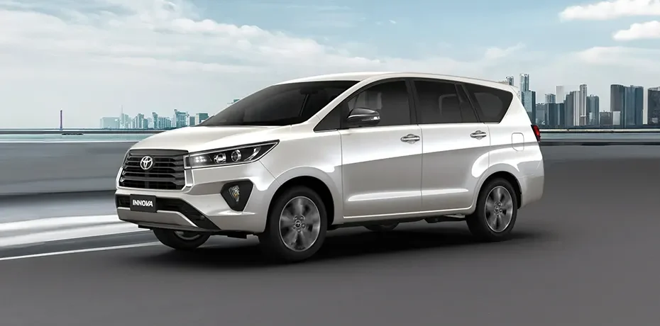 toyota-innova-front-angle-low-view-984964